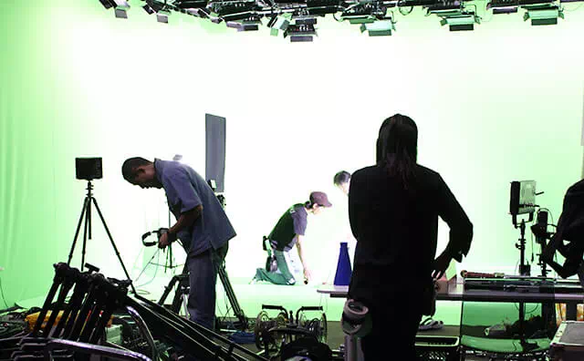 越後屋 高田馬場Aスタジオ にて-セット組み立ての様子