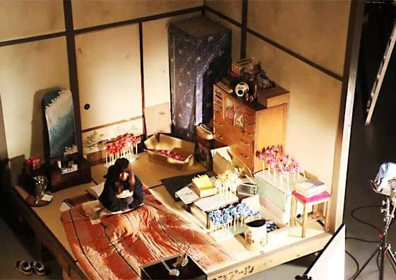 越後屋浜町Aスタジオにて-ゴールデンボンバーの新曲「アモーレ」のミュージックビデオの撮影