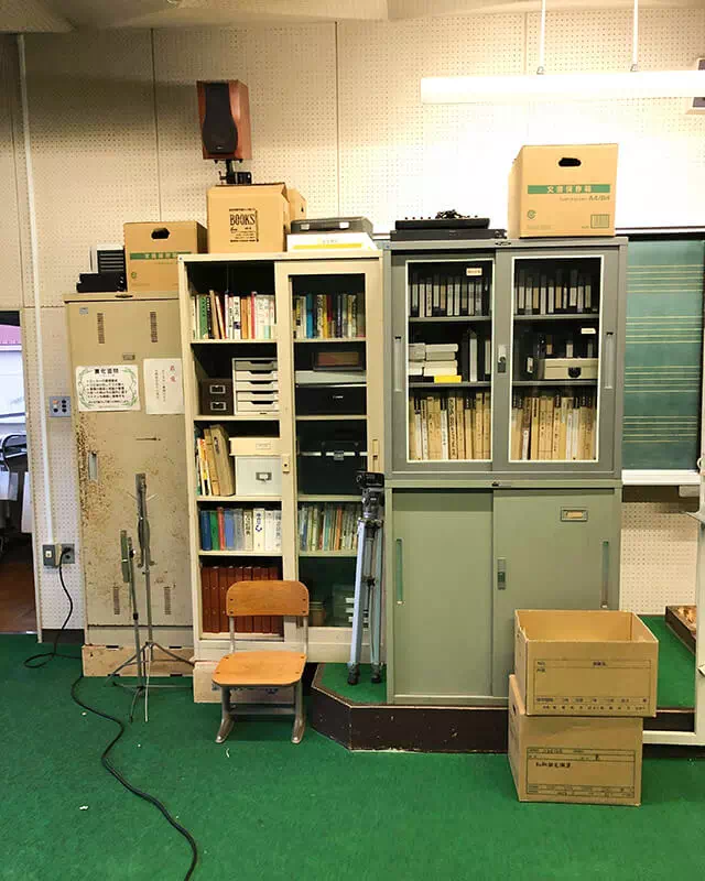 長南東小学校スタジオ 音楽室入り口